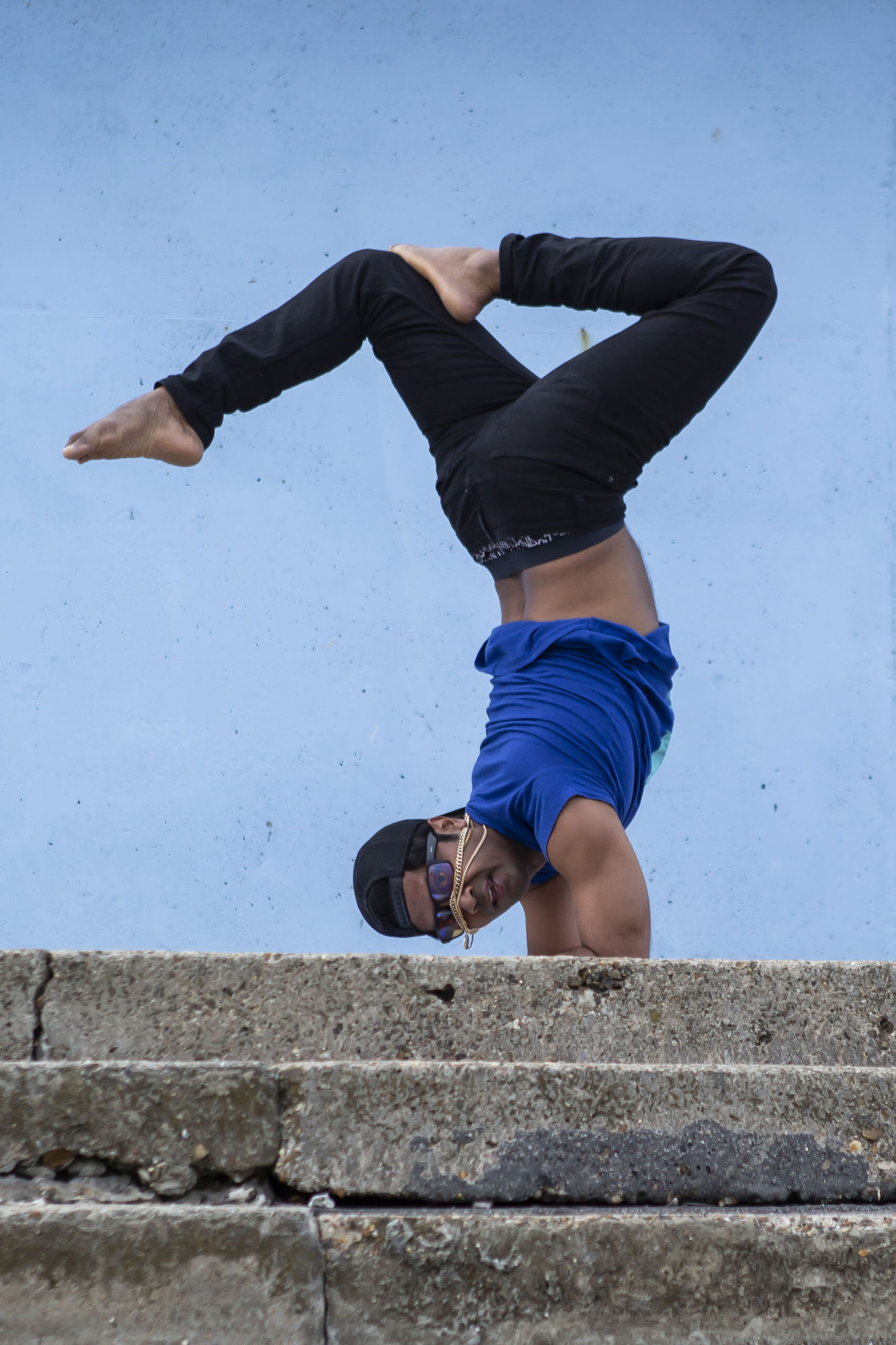 Fernando-Raymond-doing-yoga-at-beach