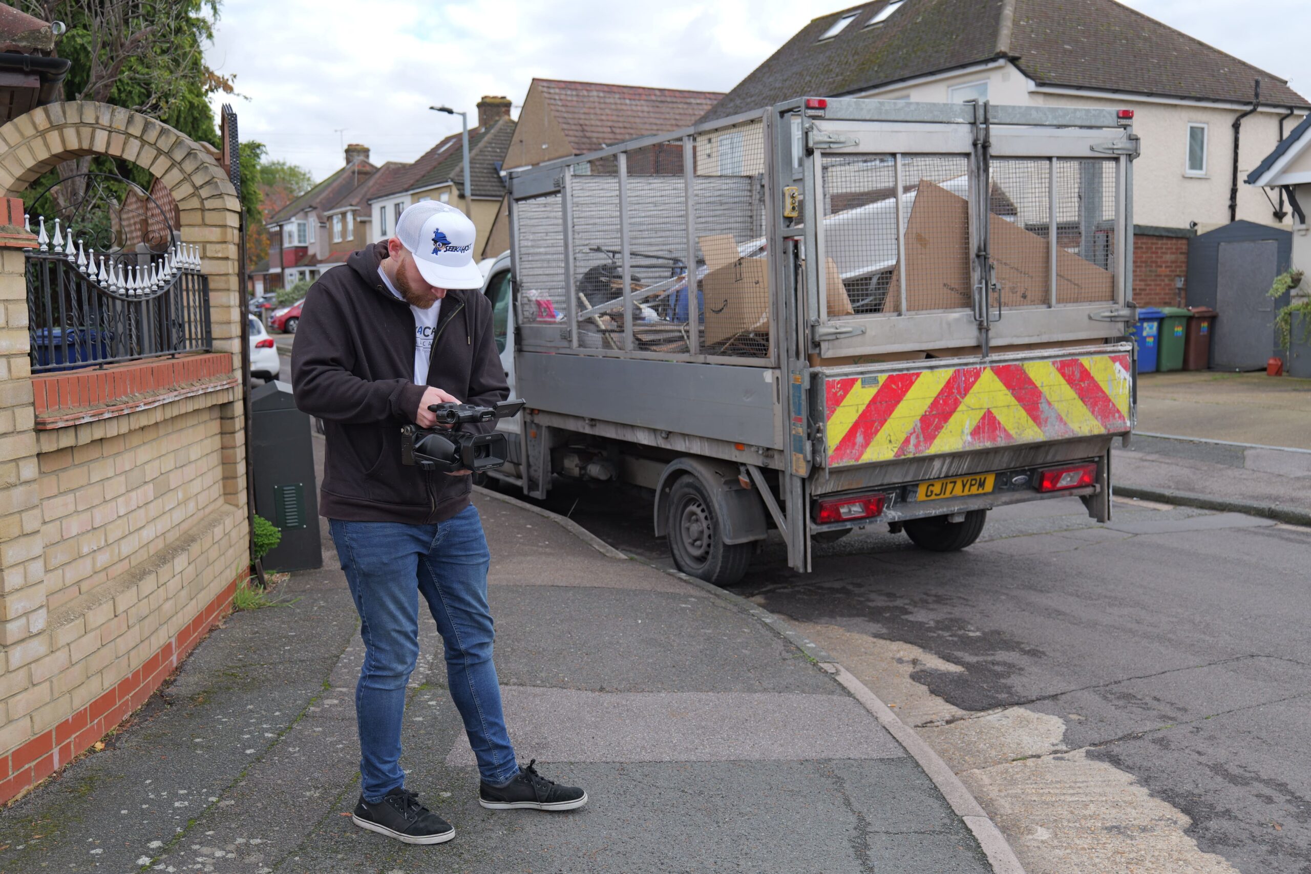 ames-from-SeekaHost-recording-the-Snappy-Rubbish-Removals-business-story