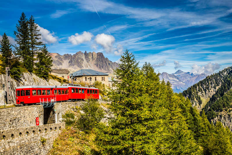 nice-mountains-in-Geneva-in-Switzerland