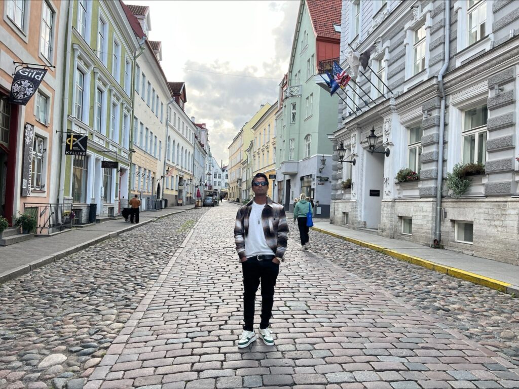 Fernando-Raymond-in-Tallinn-Estonia-city-centre